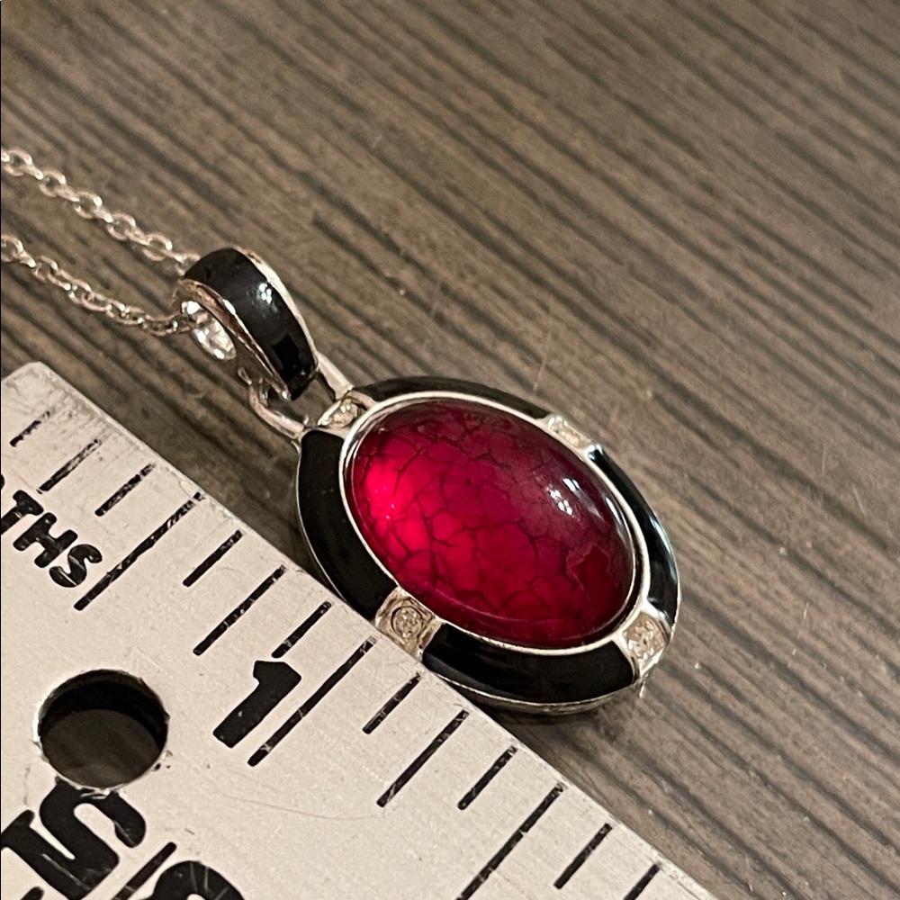 2012 Avon East End Gift Set - Red Necklace & Earrings - Picture 12 of 16
